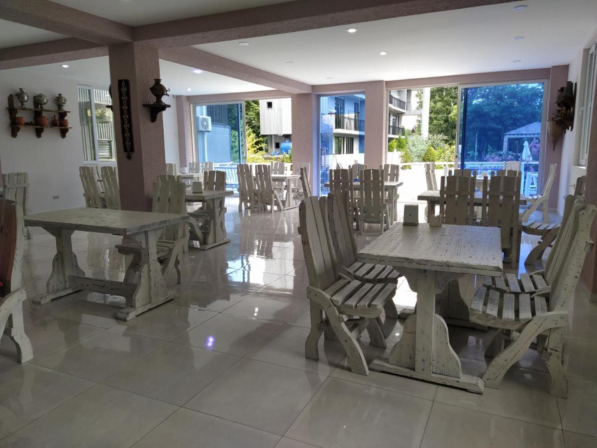 Hotel Nica Kobuleti Esterno foto