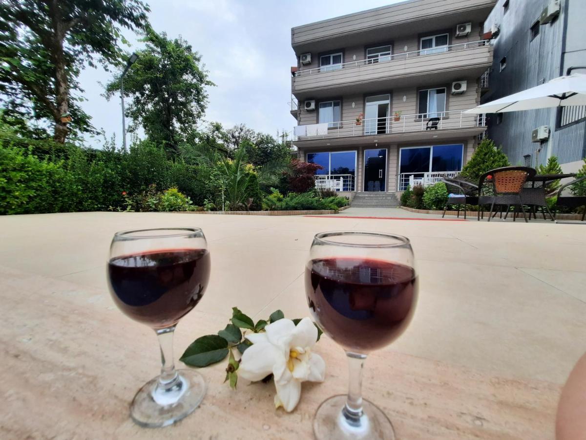 Hotel Nica Kobuleti Esterno foto