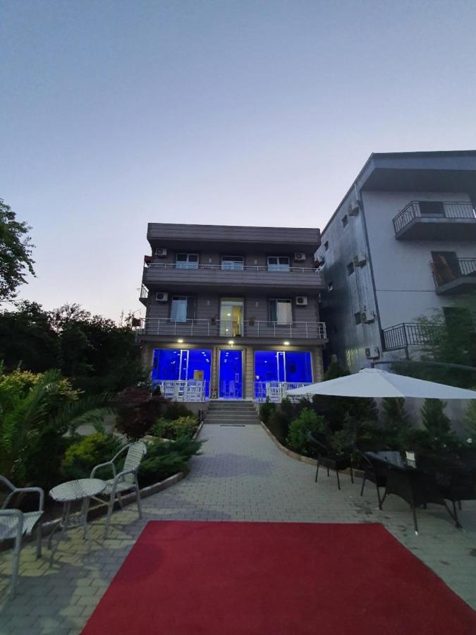 Hotel Nica Kobuleti Esterno foto