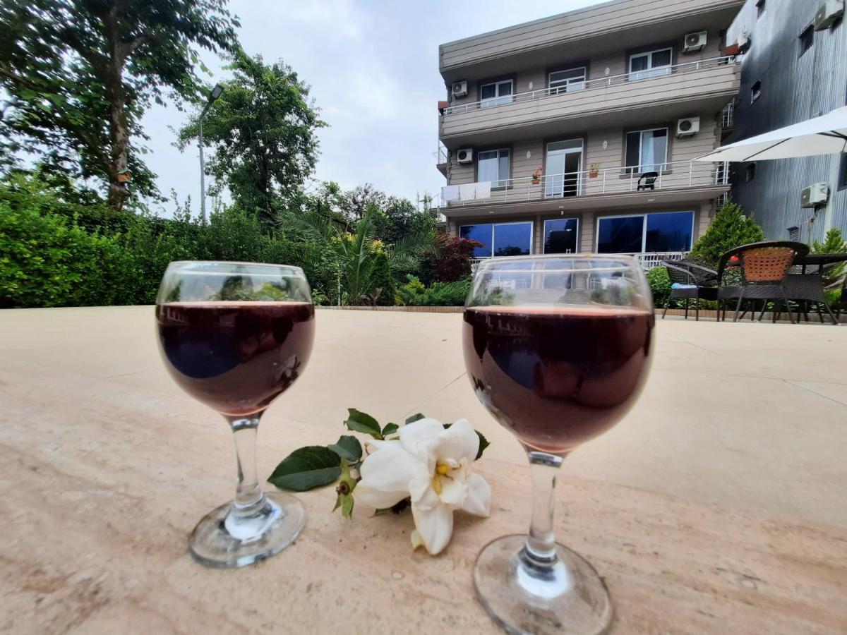 Hotel Nica Kobuleti Esterno foto
