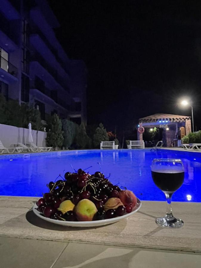 Hotel Nica Kobuleti Esterno foto