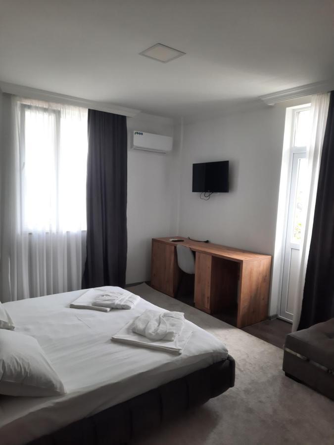 Hotel Nica Kobuleti Esterno foto
