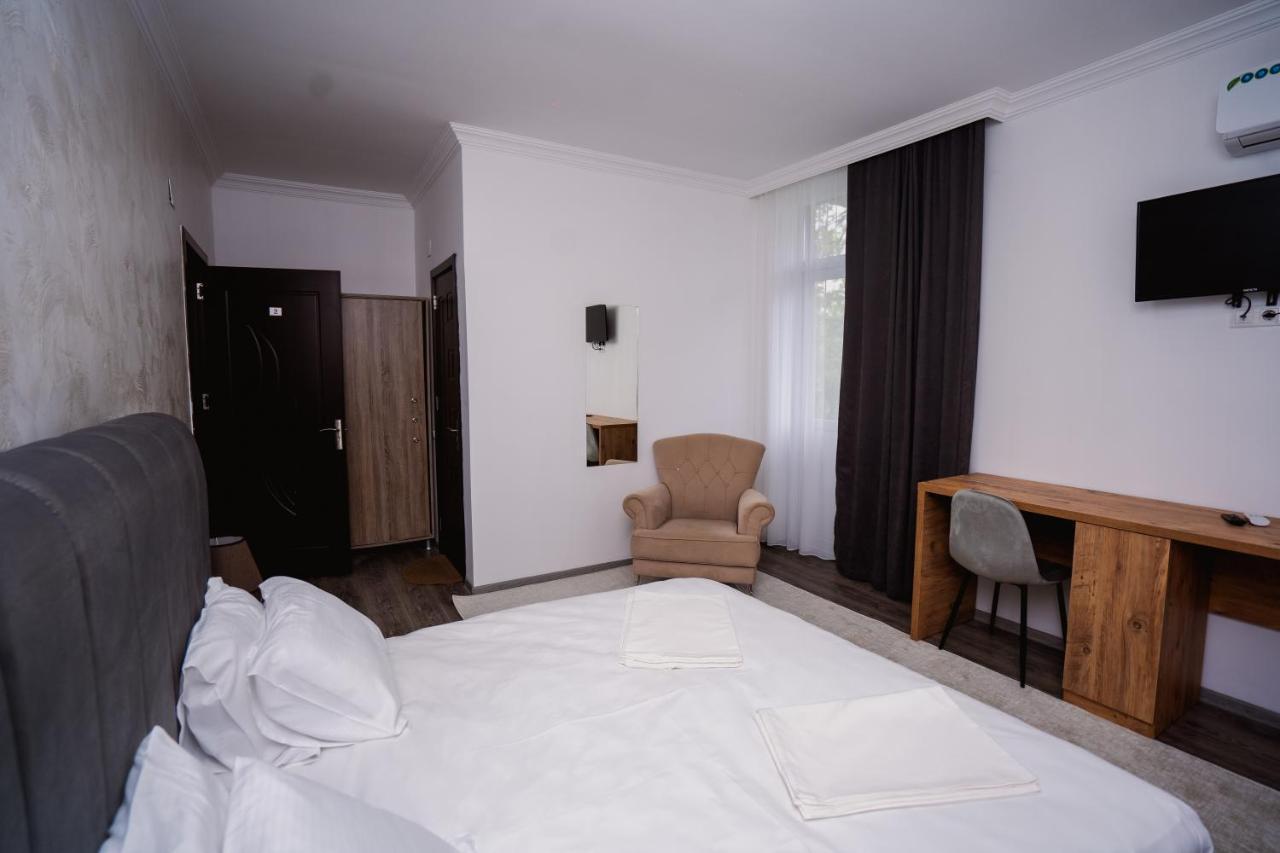 Hotel Nica Kobuleti Esterno foto